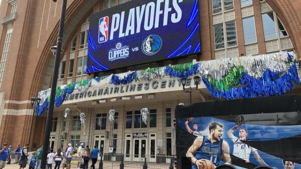 Mavs outside